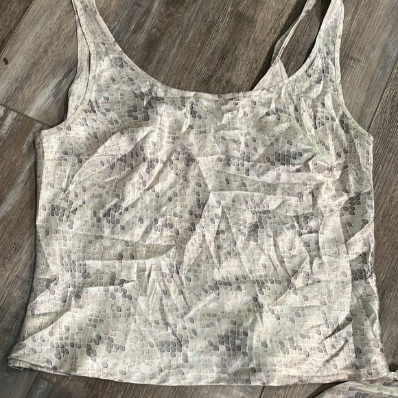Victoria’s Secret silky snake tile print pajamas set S/M - Picture 2 of 5
